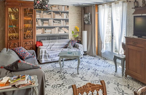 Fontenille-Saint-Martin-d'Entraigues House | 100 m² House ∙ 1 bedroom ∙ 5 guests