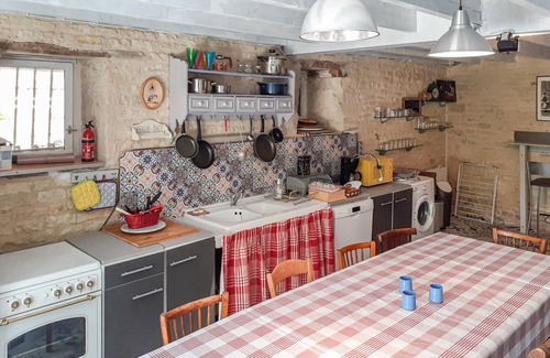 Fontenille-Saint-Martin-d'Entraigues House | 100 m² House ∙ 1 bedroom ∙ 5 guests