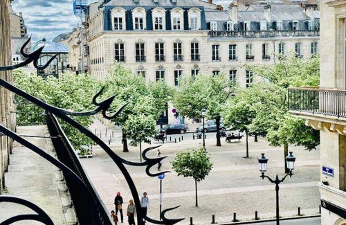 Hotel de Ville - Quinconces Apartment | 86 m² Apartment ∙ 2 bedrooms ∙ 5 guests