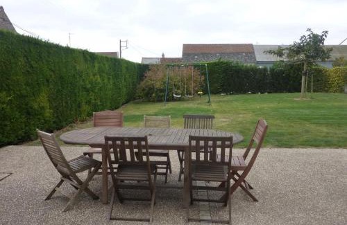 La Chapelle-Saint-Martin-en-Plaine House | Gîte La Chapelle-Saint-Martin-en-Plaine, 4 pièces, 7 personnes - FR-1-491-55