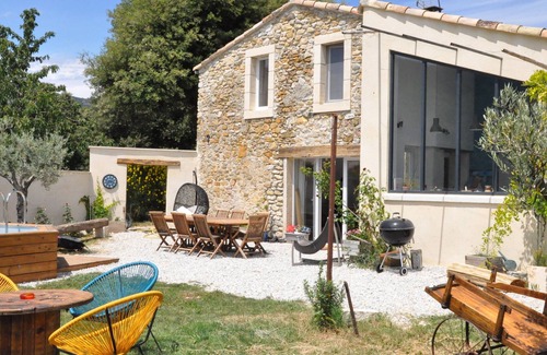 Roche-Saint-Secret House | "A little corner of paradise" in Drôme Provençale