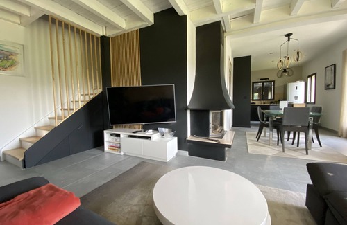 Pont-de-Montvert-Sud-Mont-Lozere House | contemporary house breathtaking view