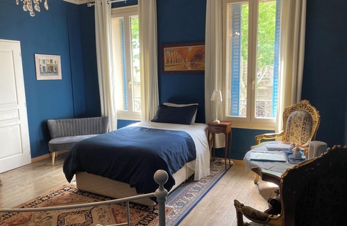 Saint-Laurent-de-la-Cabrerisse Bed & Breakfast | Triple Room with En suite at Villa Céline Bed & Breakfast with pool & garden