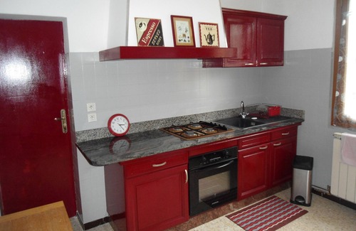 Saint-Maximin-la-Sainte-Baume Villa | Renovated single-storey villa in quiet residential area
