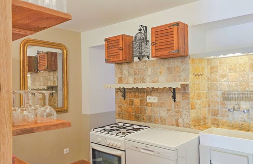 Saint-Maximin-la-Sainte-Baume House | Lovely gite on a vineyard. large swimming pool, very peaceful