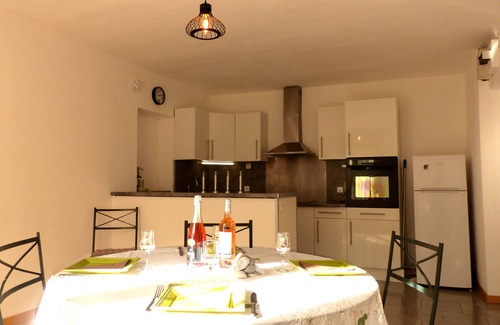 Saint-Maximin-la-Sainte-Baume Villa | Gite Margot - Private villa with swimming pool surrounded by nature 4 km from Saint-Maximim