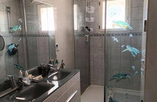 Saint-Philbert-sur-Boissey House | 80 m² House ∙ 3 bedrooms ∙ 8 guests