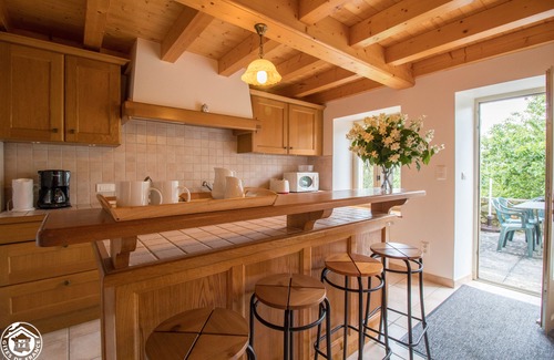 Saint-Quentin-sur-Sauxillanges House | Gîte Lilotte Restauré en Préservant son Caractère Rustique