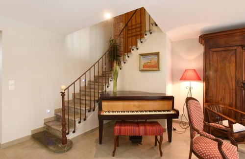 Sainte-Colombe-de-la-Commanderie House | 230 m² Gîte ∙ 3 bedrooms ∙ 6 guests
