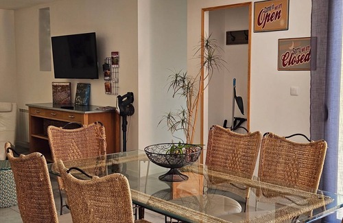 Sainte-Genevieve-les-Gasny House | 100 m² House ∙ 2 bedrooms ∙ 6 guests