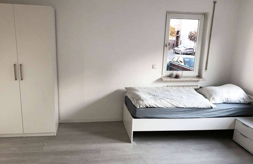 Egelsbach Apartment | FR04 holiday apartment with satellite TV, kitchen & WiFi