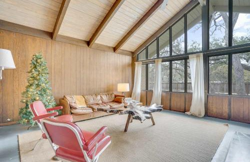 San Marcos House | Frank Lloyd Inspired 3BR - 1'35 Acres & Firepit