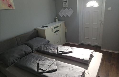 Gyor Apartment | Frank's Truck Parking & Diner