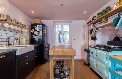 Kingsand Cottage | Freds Place - sleeps 8 guests in 4 bedrooms