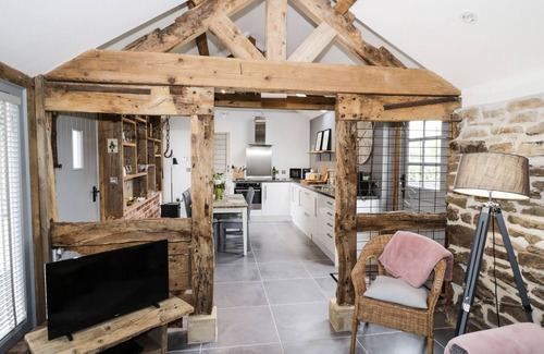 Bodenham Cottage | FREDS SHED, pet friendly, character holiday cottage in Hereford