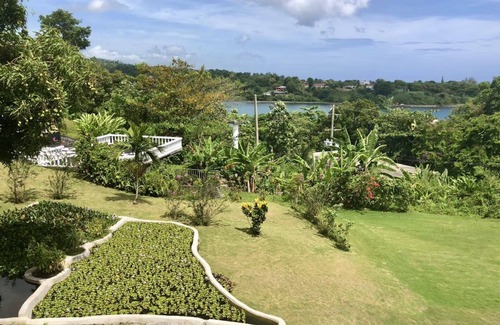 Port Antonio Apartment | FREE Breakfast & FREE Parking! 3 Suites Close to Folly Lighthouse! Pool Onsite!