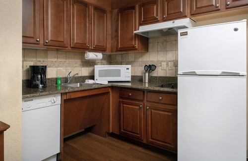 North Brunswick Condo | Free Breakfast. Pool & Hot Tub. Quick Drive to Rutgers University!
