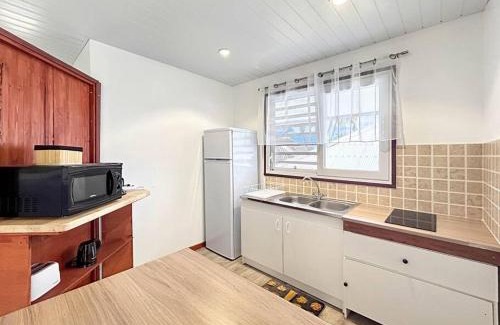 Tiahura Apartment | Free canoës King Bed - Fare Vaihere