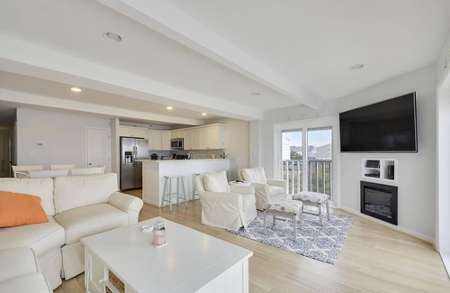 Fenwick Island Condo | Free Golf at Bear Trap Dunes and MORE! AMAZING OCEANFRONT CONDO IN NORTH FENWICK!