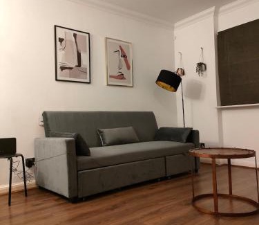Southwark Apartment | Free Parking 4 Beds Flat 15 min train to Victoria London Bridge St Paul Cathedral