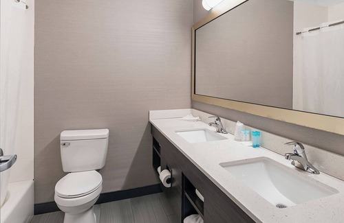 Foxboro Hotel | FREE Parking! Short Drive to Foxboro Sports Center, Offers FREE Breakfast!