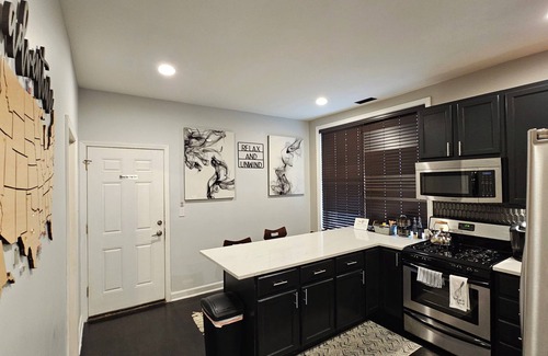 West Bucktown Apartment | Free Parking & Wifi in Bucktown/Logan Square Apt, Close to Everything!
