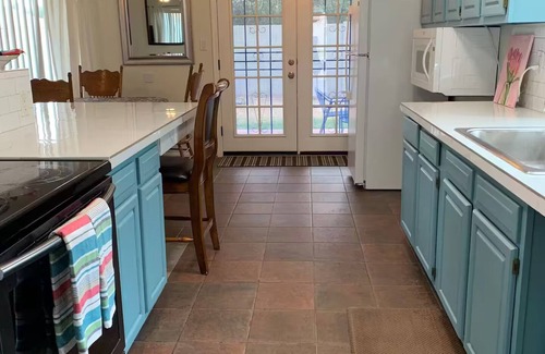 Glendale House | Free RV parking, two car garage, fenced backyard, minutes to Westgate