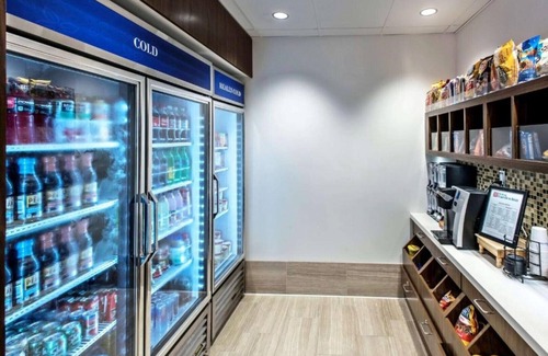 East Bloomington House | Free shuttle to the airport and mall
