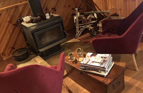 Pimpama House | FREE THEME PARK TRANSFERS!!! 🚘 HOT TUB/SPA AND FIREPLACE 🔥 🥂🍹!!