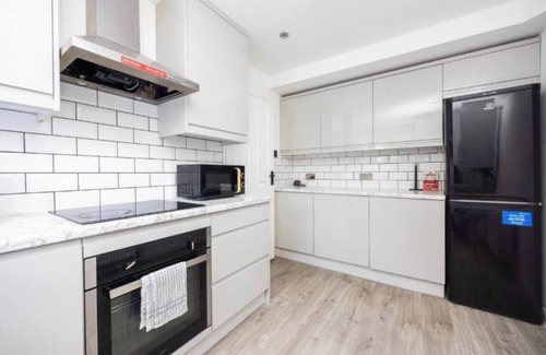 Thurlow Park Apartment | FreeParking | 5 Min 2 Station | Near Brockwel Park