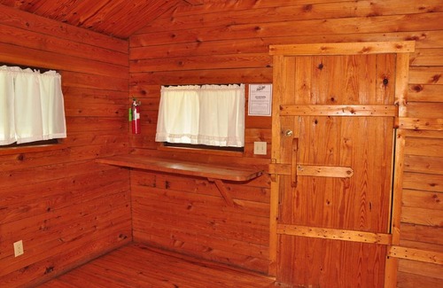 Fremont Resort | Fremont RV Campground Loft Cabin 1
