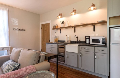 Belmont Apartment | French Cottage Apt | Luxury Extended Stay in Downtown Belmont