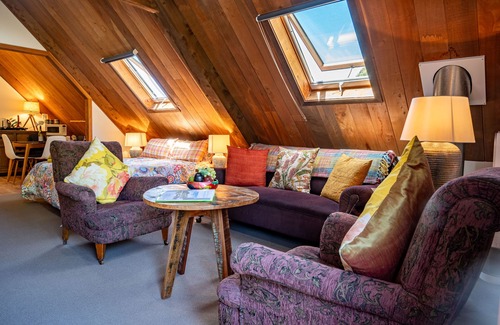 French Farm House | French Peak Loft - French Farm Holiday Home