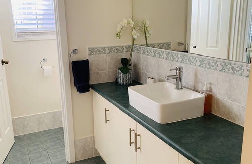 Nairne House | Fresh and modern yet homely; it has absolutely everything you'll need!