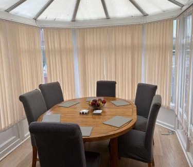 Ridgeway House | Fresh, fully equipped modern house can sleep 5