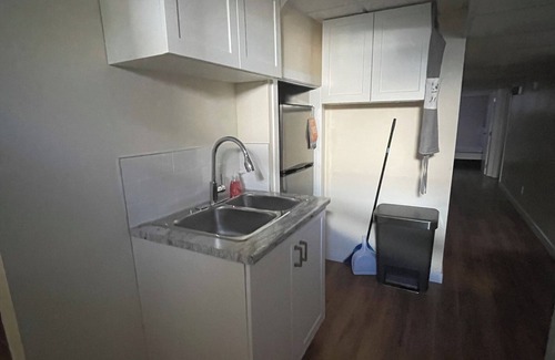St. Albert House | Fresh new basement suite in historic St. Albert, 15 mins to WEM & local shopping