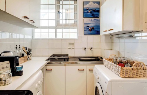 Mouille Point Apartment | Fresh Sea Air and Endless Views at Twilight Tide