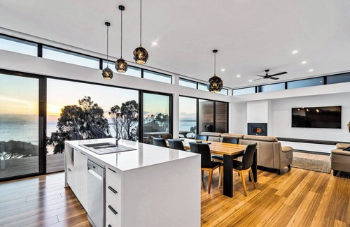 Coles Bay House | Freycinet Coastal Retreat - Freycinet Holiday Houses