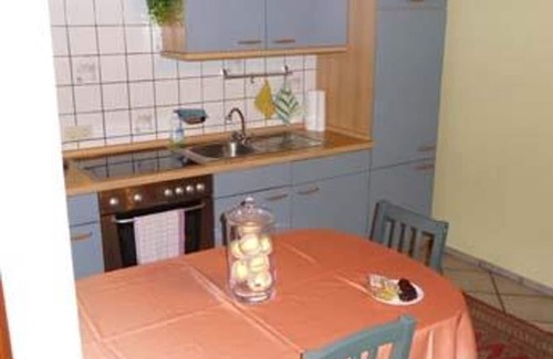 Bendorf Apartment | Friedhelm Meyer-Beer - apartment/apartment, shower, toilet, living room/bedroom