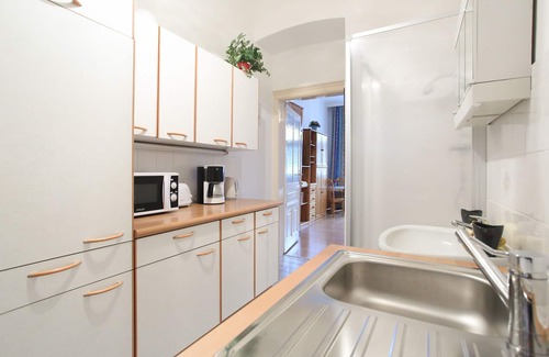 Ottakring Apartment | Friendly, affordable apartment for 2 in a quiet location