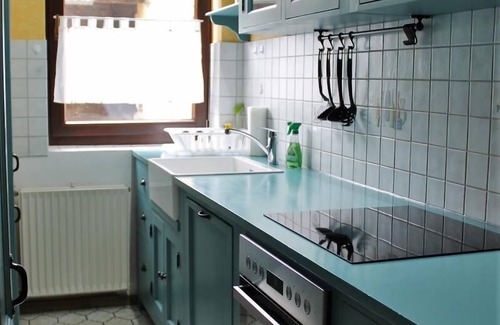 Dersdorf House | Friendly Home - "Klinkerhof" - Fitter's room with shared bathroom