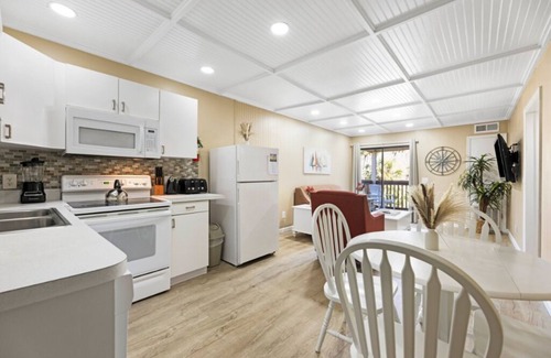 North Forest Beach Apartment | Friends Get Away TWO Bedroom Large Villa