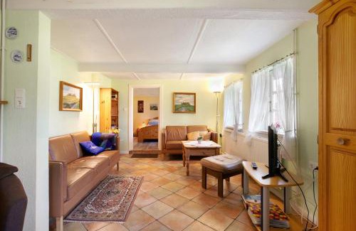 Bordelum Apartment | Friesisches Reetdachferienhaus