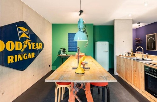 Gundelfingen Apartment | Friz 8 - Art Apartment mit 150 qm, 2 Doppelzimmer + 2 Einzelbetten, Max. für 6 Personen