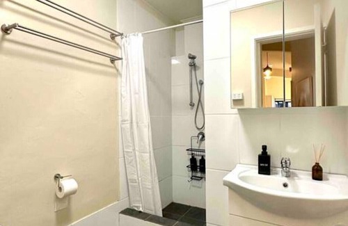 Waterloo Condo | Front Garden Granny Flat