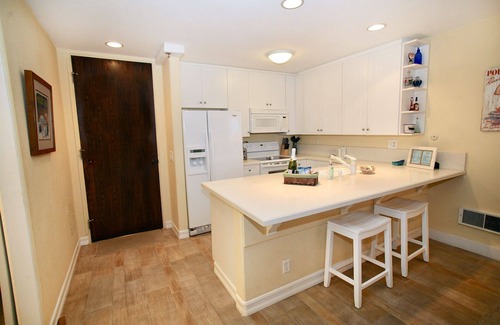 Oceanside Condo | Front Row Ocean View. Studio, Luxury Remodel. E210 North Coast Village
