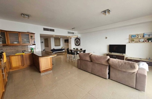 Madliena Apartment | Front Sea View 3 bedroom Huge Apartment Sliema parking