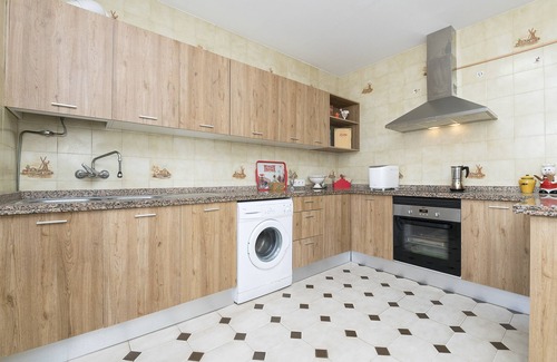 Conil de la Frontera Villa | FUENTES DEL COLORAO - Charming house with elevated pool and free WiFi