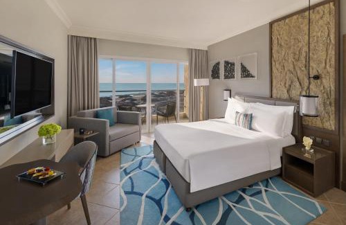 Al Aqah Resort | Fujairah Rotana Resort & Spa - Al Aqah Beach