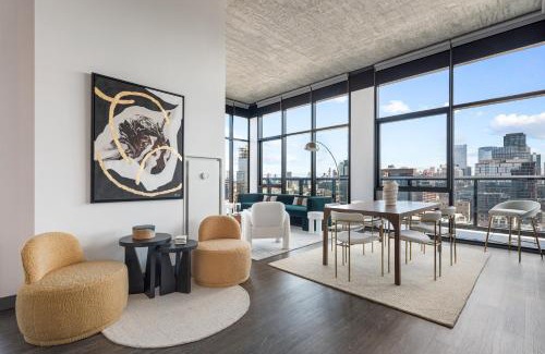 West Loop Apartment | Fulbrix Bright Designer Apartments with West Loop Views